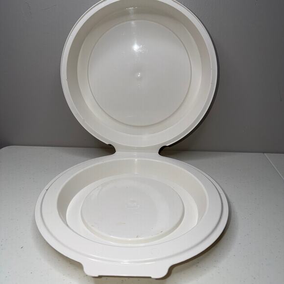 Vintage Pyrex Pie Keeper 9" Hinged Lid Clam Shell Plastic Transport Container - Picture 1 of 8